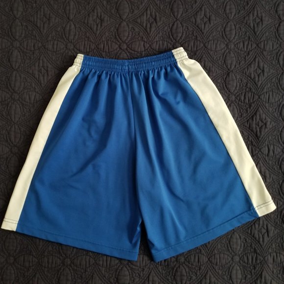 NWOT Fit 2 Win Women's Athletic Shorts Size Medium - Picture 3 of 12